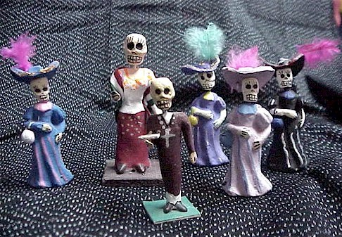 Various Catrinas as gift items